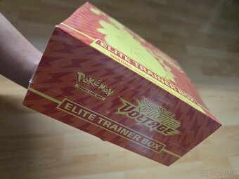 Pokemon Elite trainer box - 5