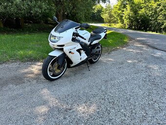 Kawasaki zx9r - 5