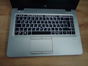 predám Hp elitebook 745 G4 - 8gb ram - 256gb ssd - 5