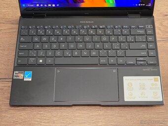 Asus Zenbook 14 Flip OLED, top stav - 5