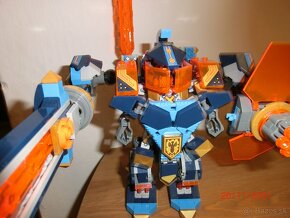 Lego Nexo Knights Tech Wizard Showdown - 5