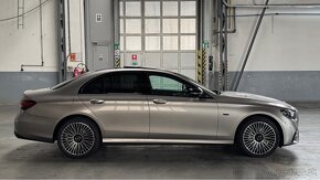 Mercedes-Benz E trieda Sedan 300 de 4MATIC AMG - 5