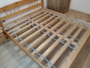 Drevená posteľ s matracmi - 5