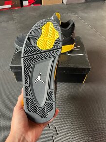 Nike Jordan 4 Yellow Thunder - 5