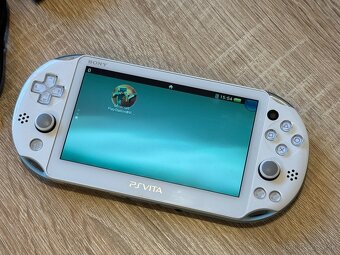 Playstation Vita light blue white - 5