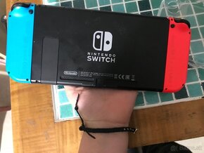 Predám Nintendo switch - 5