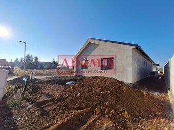 na predaj 4-izb bungalov, 140m2, obecná voda + ČOV + optika, - 5