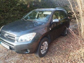 Predam toyota rav4 2.2 D-4D 4x4 - 5