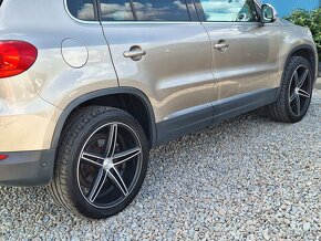 Volkswagen Tiguan 2.0TDi SPORT - 5