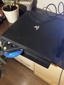 Predám PS4 pro 1tb - 5