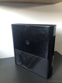 Xbox 360 E - 5