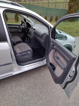 VW Touran Cross 2,0 - 5