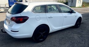 Opel Astra 2.0 J ŠPORT+TOURER AUTOMAT. - 5