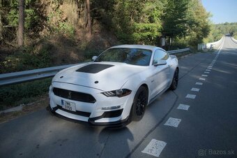 Ford Mustang GT 5,0L V8 - 5