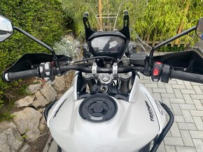 Triumph Tiger 800XRT - 5