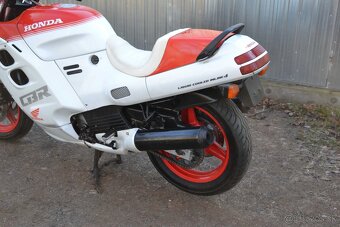 Honda CBR 1000F (SC21), 1. majitel - 5