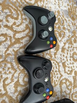 2x Xbox 360 + príslušenstvo a hry - 5