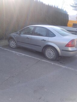 FORD FOCUS 1.6 - 5