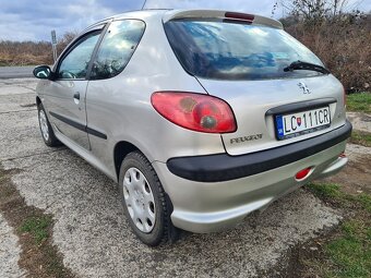 Peugeot 206 1,1 benzín 2. Majiteľ SR - 5