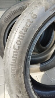 Pneu 235/45 R17 - 5