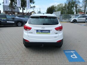 Hyundai ix35 2.0CRDi 100kW TRIKOLOR 4x4 TAŽNÉ ČR SERVISKA - 5