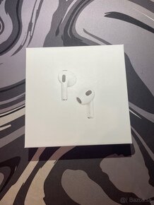 Apple AirPods (3. generácie) s nabíjacím puzdrom Magsafe - 5