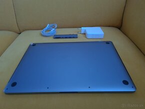 Macbook Pro 15"  A1990 2018 - 5