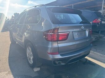 Prodam nahradni dily z BMW x5 e70 lci 40d 225kw 7míst - 5