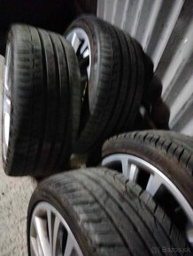 4ks alu orig. Škoda 5x112 R18 pneu 225/40 - 5