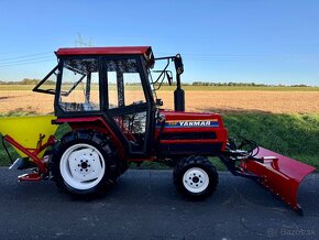 Japonský traktor YANMAR F18D Diesel motor 3 válec, 18HP - 5