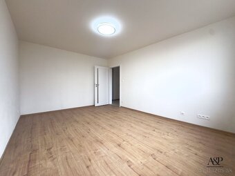 KOMPLETNE REKONŚTRUOVANÝ 3 IZB. BYT S BALKÓNOM, 66M2, HOSPOD - 5