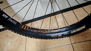 DT Swiss M1900 spline

27.5 - 5