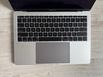 Macbook Pro 13" 2017 (8GB RAM, 128GB SSD) - 5