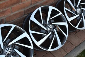 5x112 R16 Hlinikove disky Original VW Touran 3 - 5