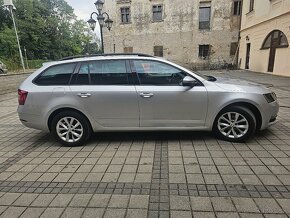 Škoda Octavia Combi 1.6 TDI M5 Style Navi DVD Canton koža - 5