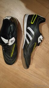 Halovky futbal Adidas Predator, veľkosť 11 a pol - 5