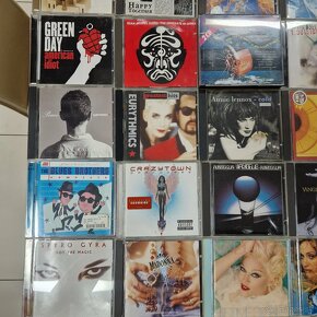 CD-čka..SCORPIONS,U2,NIGHTWISH,NIRVANA,ILL NINO,MYSTC CIRCLE - 5