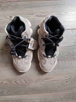 Yeezy 500 High Mist Stone, veľkosť 44, zľava 38% - 5