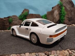 prodám model 1:18 porsche 959 - 5