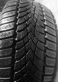 225/45 R17 DUNLOP SP WINTER SPORT 4D - 5