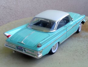 1:18 Ford Crown Victoria, De Soto Adventurer - 5