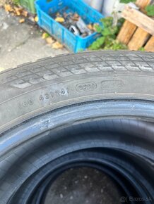 Predám zimné gumi 225/50r17 - 5