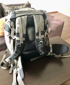 Predam batoh - Lowepro Pro Trekker 300 AW - 5