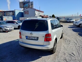 Volkswagen Touran 2.0 TDI Highline - 5