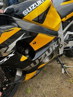 Suzuki GSXR 750  na náhradné diely. Rezervované - 5