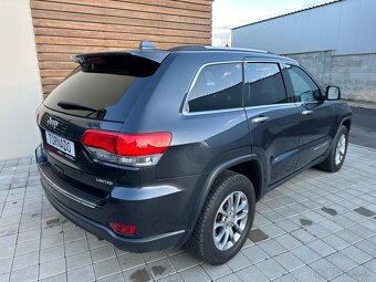 Jeep Grand Cherokee (WK2) - 5