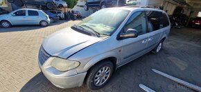 Lacno rozpredám Chrysler Voyager 2001-2007 na náhradné diely - 5