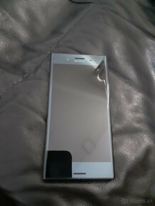 SONY Xperia XZ Premium (G8141 - 5