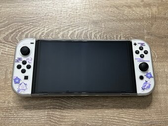 Nintendo Switch OLED s hrami - 5