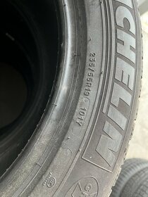 235/55 R19 letné pneu Michelin - 5